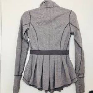 Lululemon peplum ruffled jacket size 6